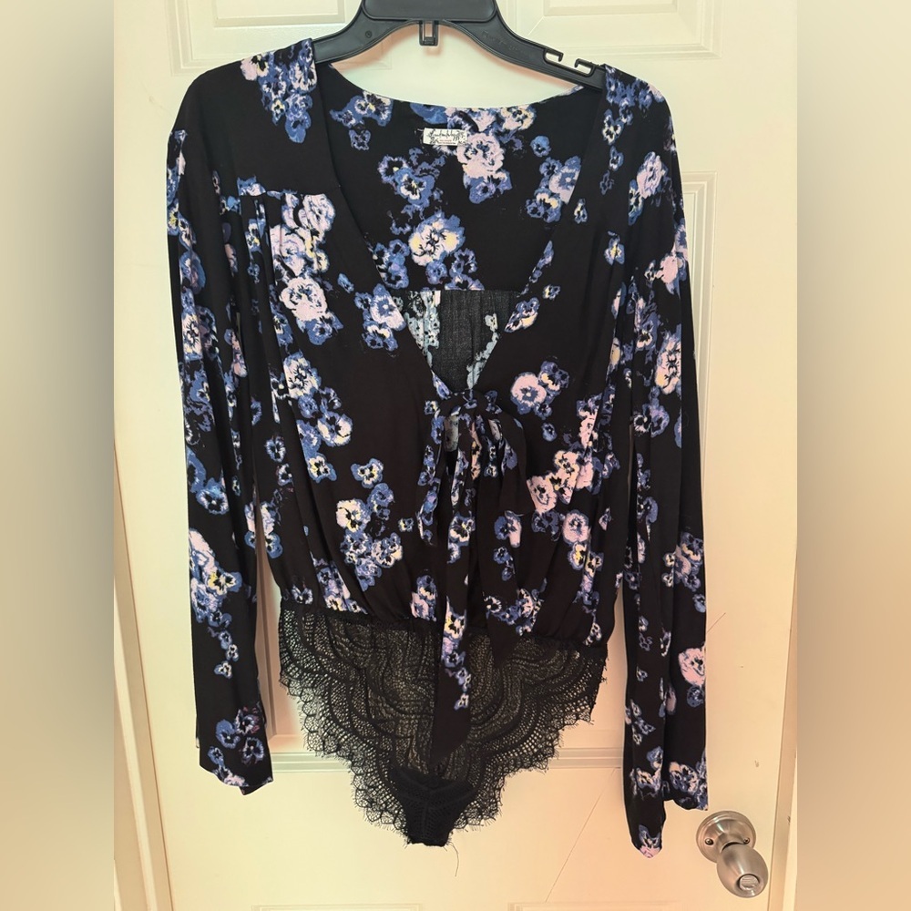 Free People Black Blue Floral V-Neck Tie Long Sleeve Bodysuit‎ Womens, Small - Picture 3 of 16